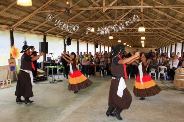 Merlo: Día de Campo con Fiesta del Chivo - Imagen 2